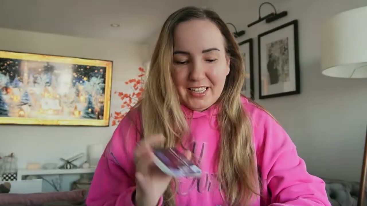 SECRET, CE FACE PERSOANA DIN MINTEA TA ACUM???