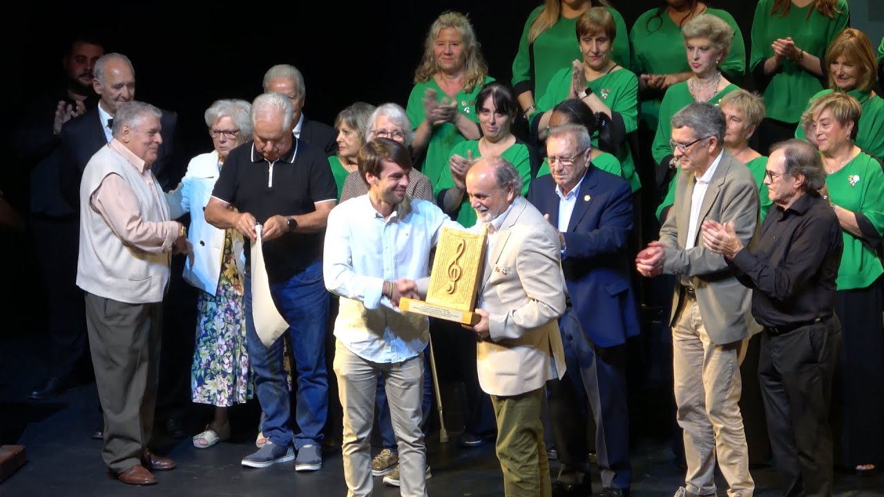 Homenaje de los Mayores a La Coral de Torrelavega en su Centenario 1925-2025