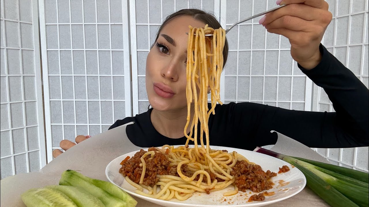 Мукбанг/ Паста болоньезе🍝/ неадекватный муж🤡/отвечаю на вопросы
