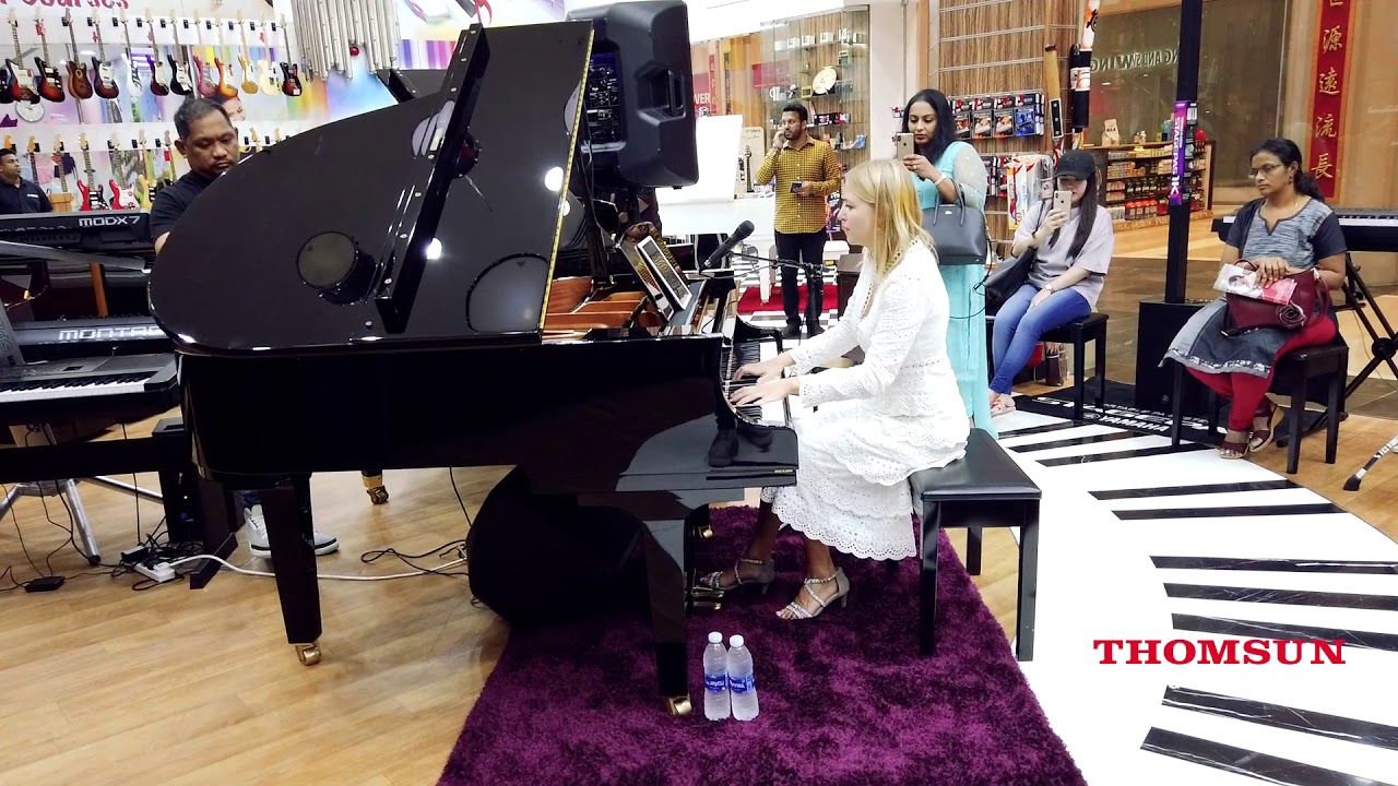 Thomsun Unplugged - Raisa performing QUEEN (cover)