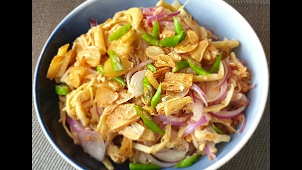 *မျှစ်သုပ် ငြုပ်သီးစိမ်းအုပ်*Shredded Bamboo Shoot Salad