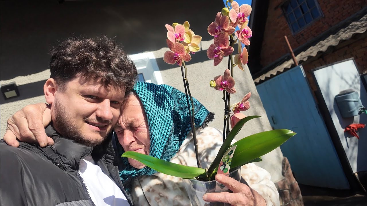 День народження у Бабушки - EE Family