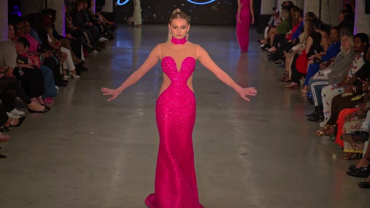 Giannina Azar Runway Fashion Show @artheartsfashion LAFW Look #4