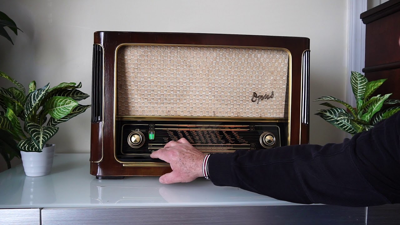 415Radios TELEFUNKEN OPUS 6 HiFi superheterodyne radio with AM, SW and FM. Authentic !