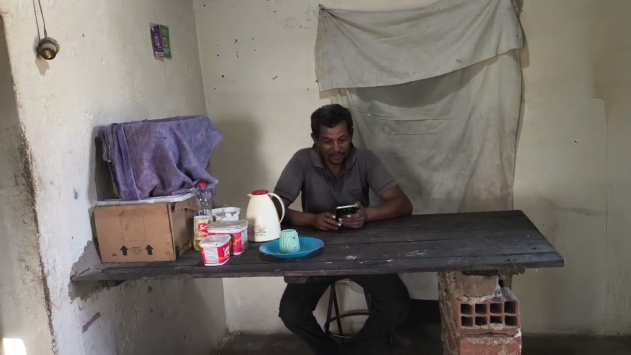 FLÁVIO TRAÇOU SAL MINERAL SAL PARA VERME PARA SAÚDE DAS OVELHAS BERGANESE E FLÁVIO NO SEU ESCRITÓRIO
