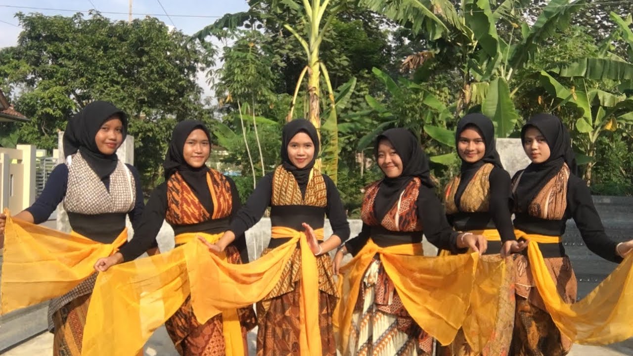 kelompok 1 tari ronggeng nyentrik