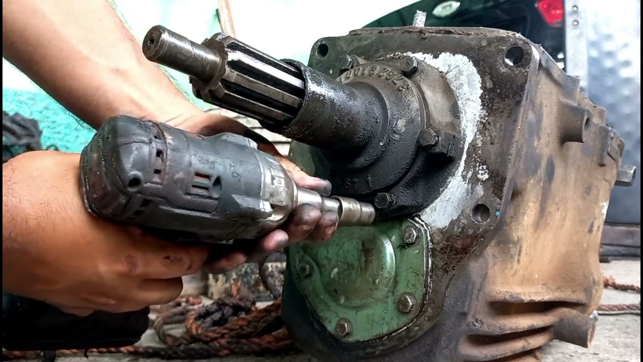 desarmando caja de Mercedez 366