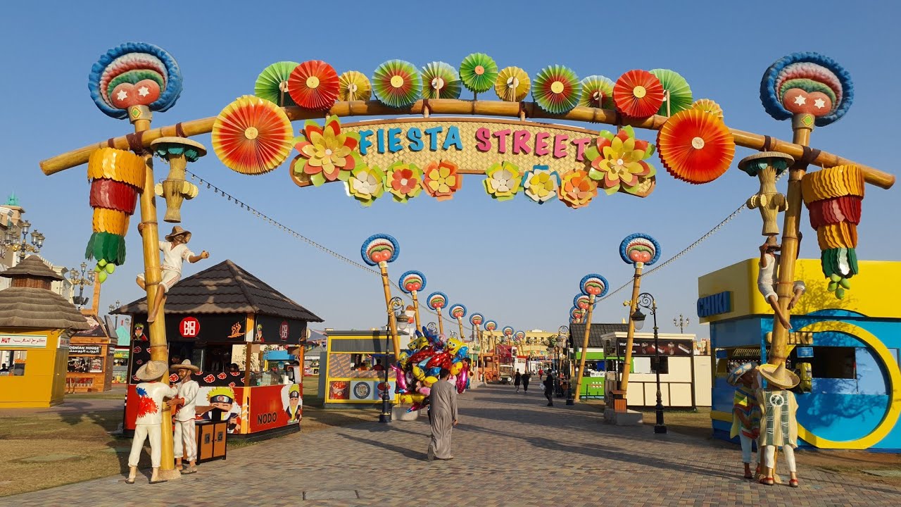 شارع فييستا لأكشاك الطعام القرية العالمية دبي FIESTA STREET - FOOD KIOSKS GLOBAL VILLAGE DUBAI