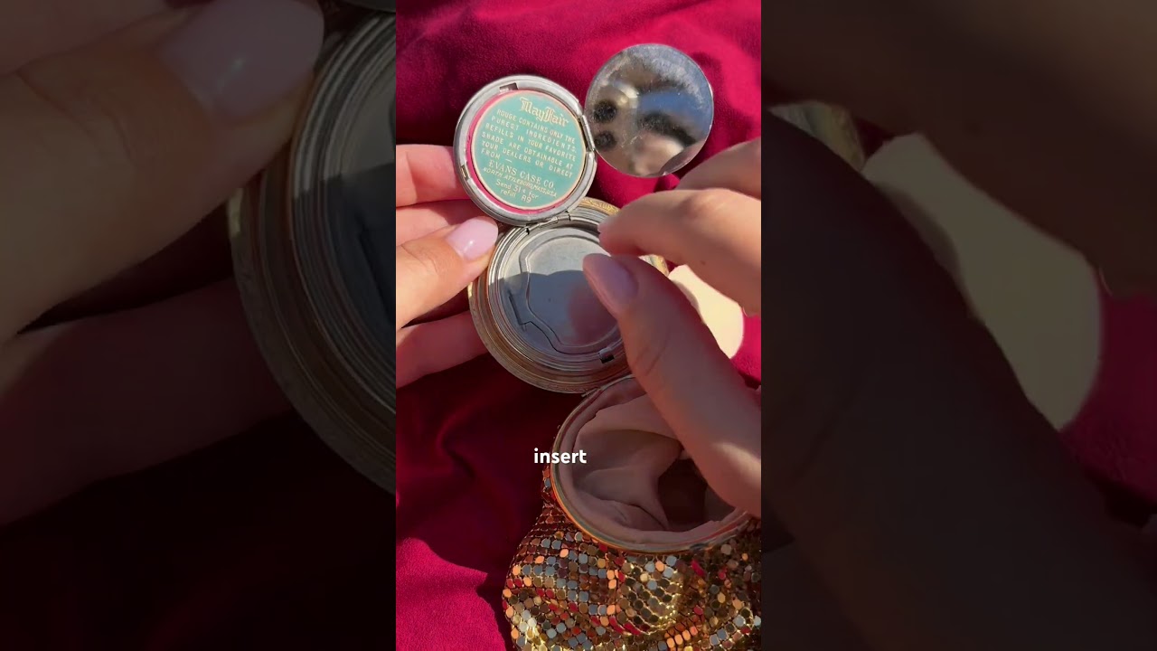 Swatching 1930s makeup! Vintage Evans compact  #vintagemakeup #1930s #vintage #makeupswatches