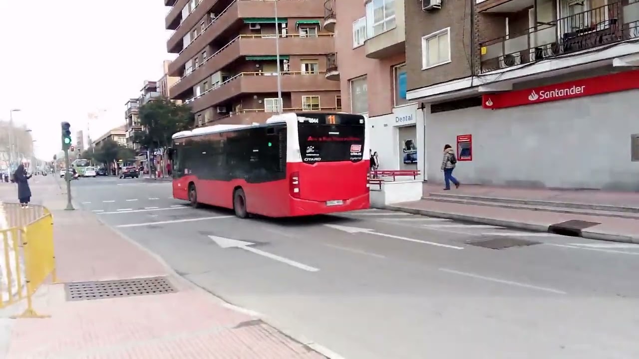 Autobuses en Alcalá de Henares (Madrid).