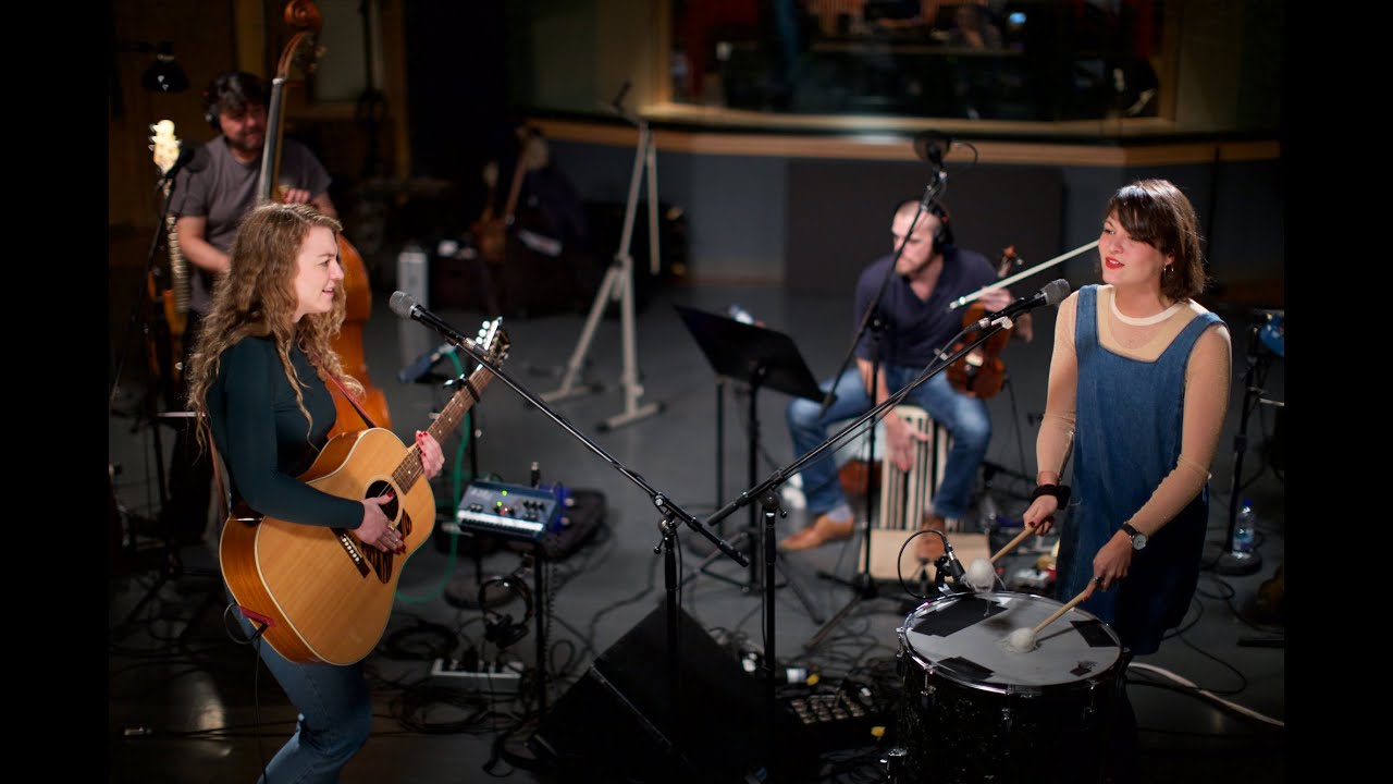 Les soeurs Boulay - Fais-moi un show de boucane