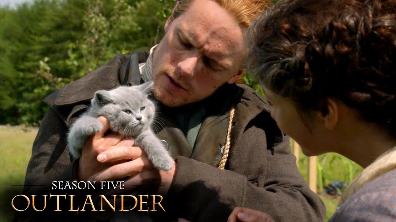Jamie Gives Claire An Adorable Gift | Outlander