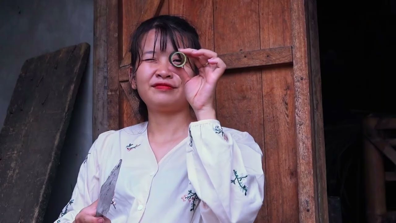 Rural Life Cooking 🔥 Village Girl Making Bamboo Tube Grilled Snails | Peaceful Countryside