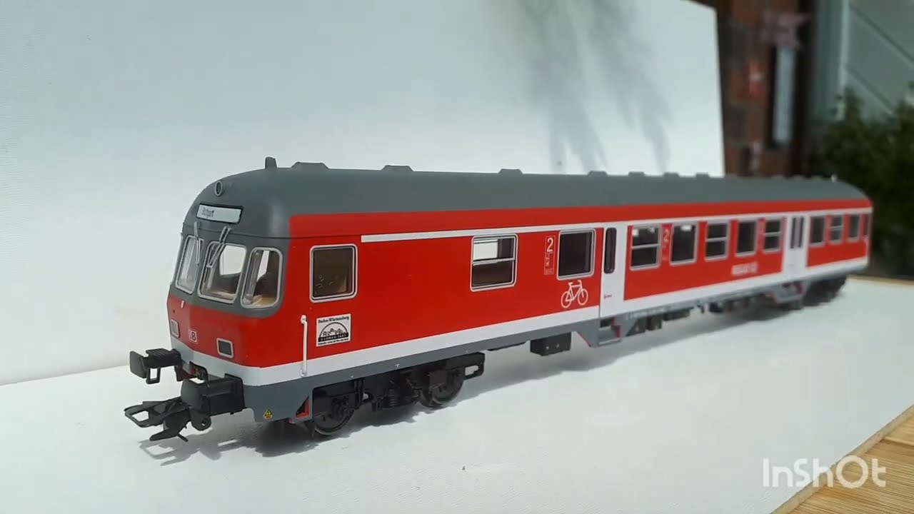 Die kleine Märklin Bundesbahn-Anlage. Ein Neuzugang: Ein "Rotling-Karlsruher-Kopf".