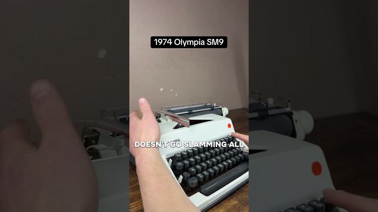 Как использовать все функции винтажной портативной пишущей машинки Olympia SM9 1974 года выпуска
