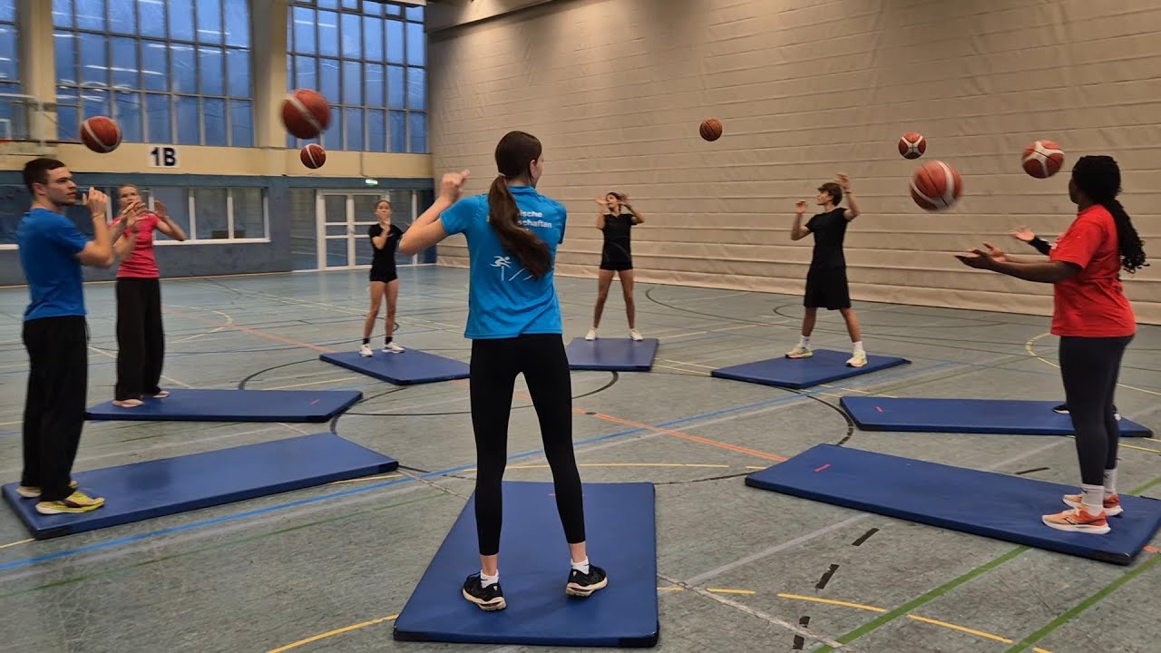Kooperatives Wurf-  und Athletiktraining mit Basketbällen
