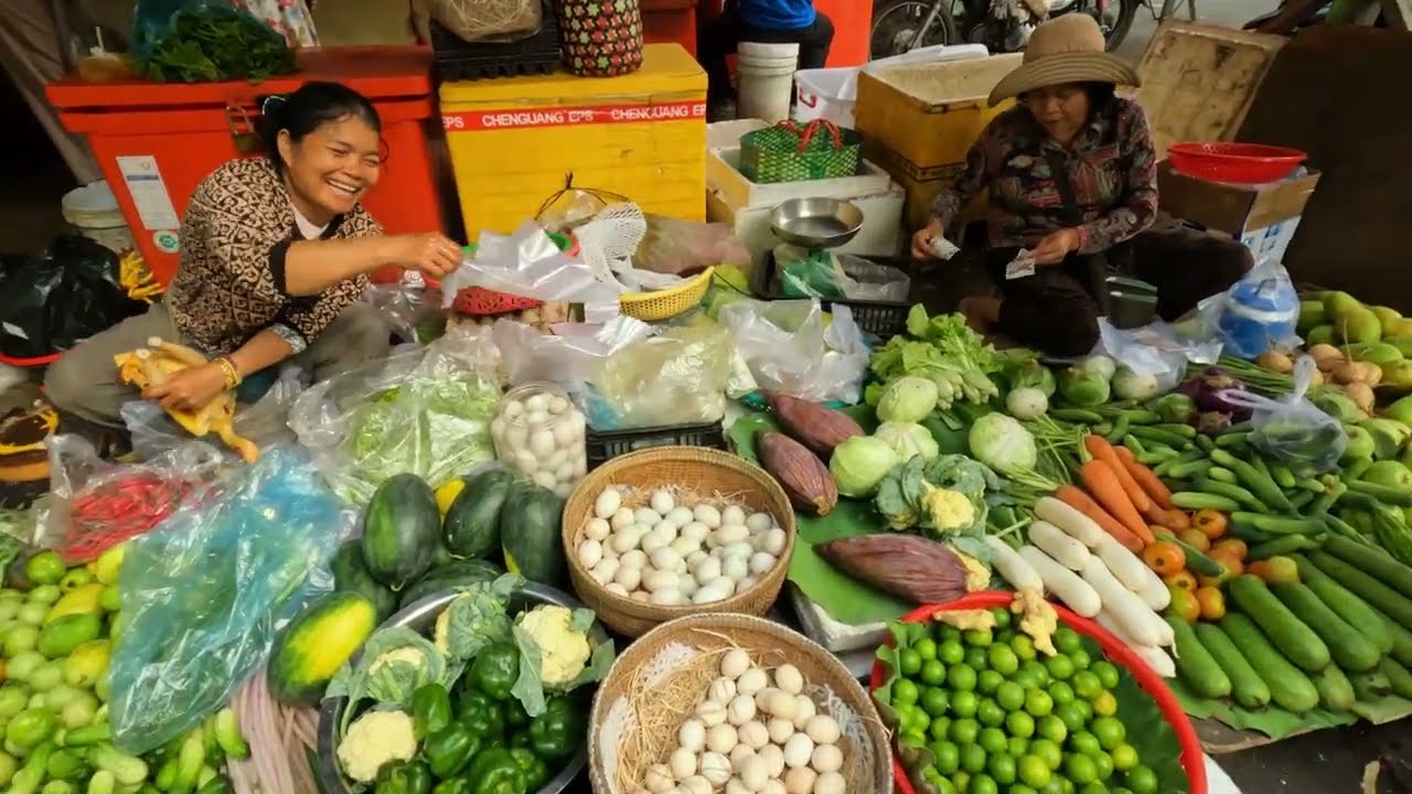 Daily Fresh Market - Routine & People Lifestyle at Phnom Penh, Cambodia , Friendly, Hardworking
