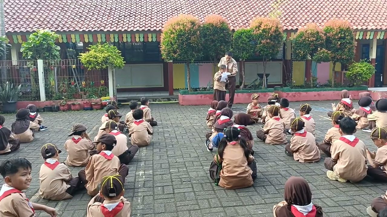 Selaras (Semangat Literasi Antar Kelas) Mendongeng & Gambar Bercerita