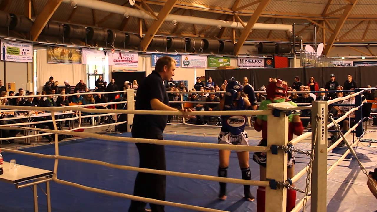 Muay Thai Nuorten SM 2013 - Sissi Luoto vs Sanni Nurminen