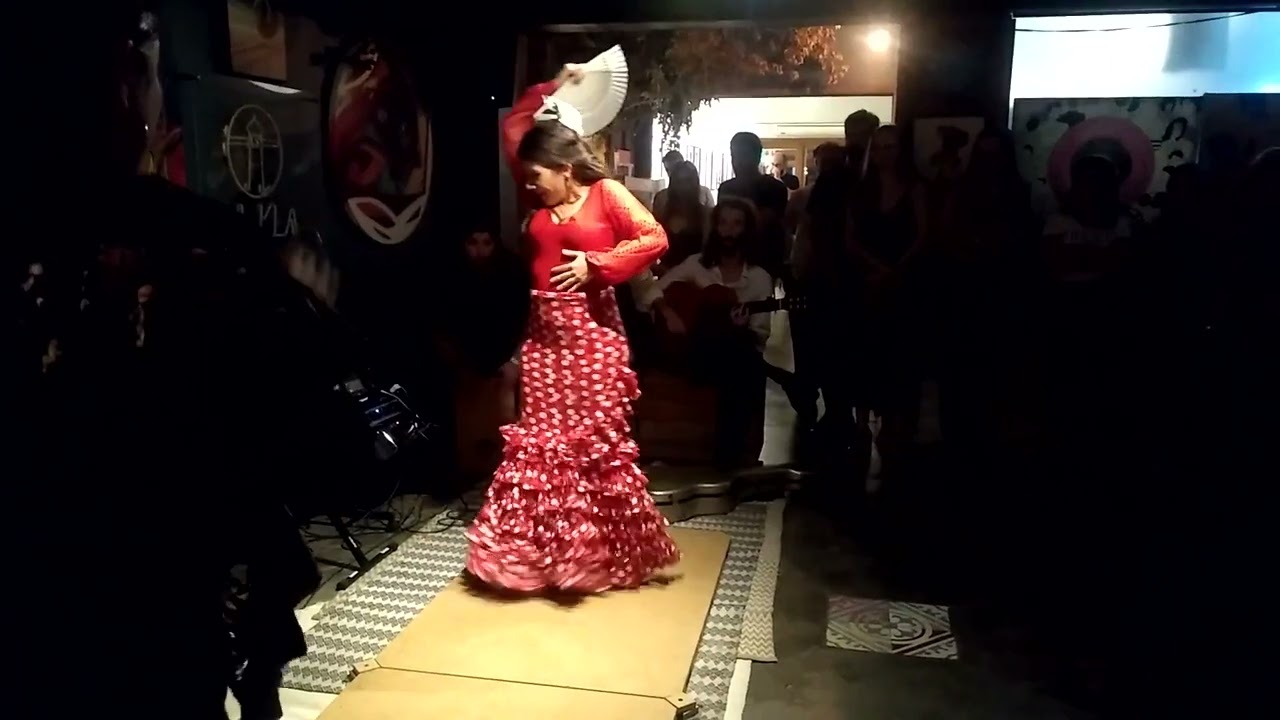 Mariana Abreu por Alegrías com abanico - espaço Alma