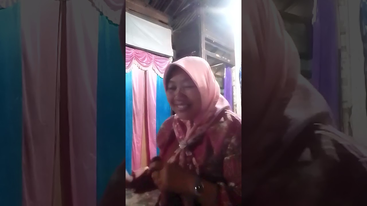 Batera cinta by Sri Sunarti join bareng Room dangdut Smuel asik juga ni lagu nya 