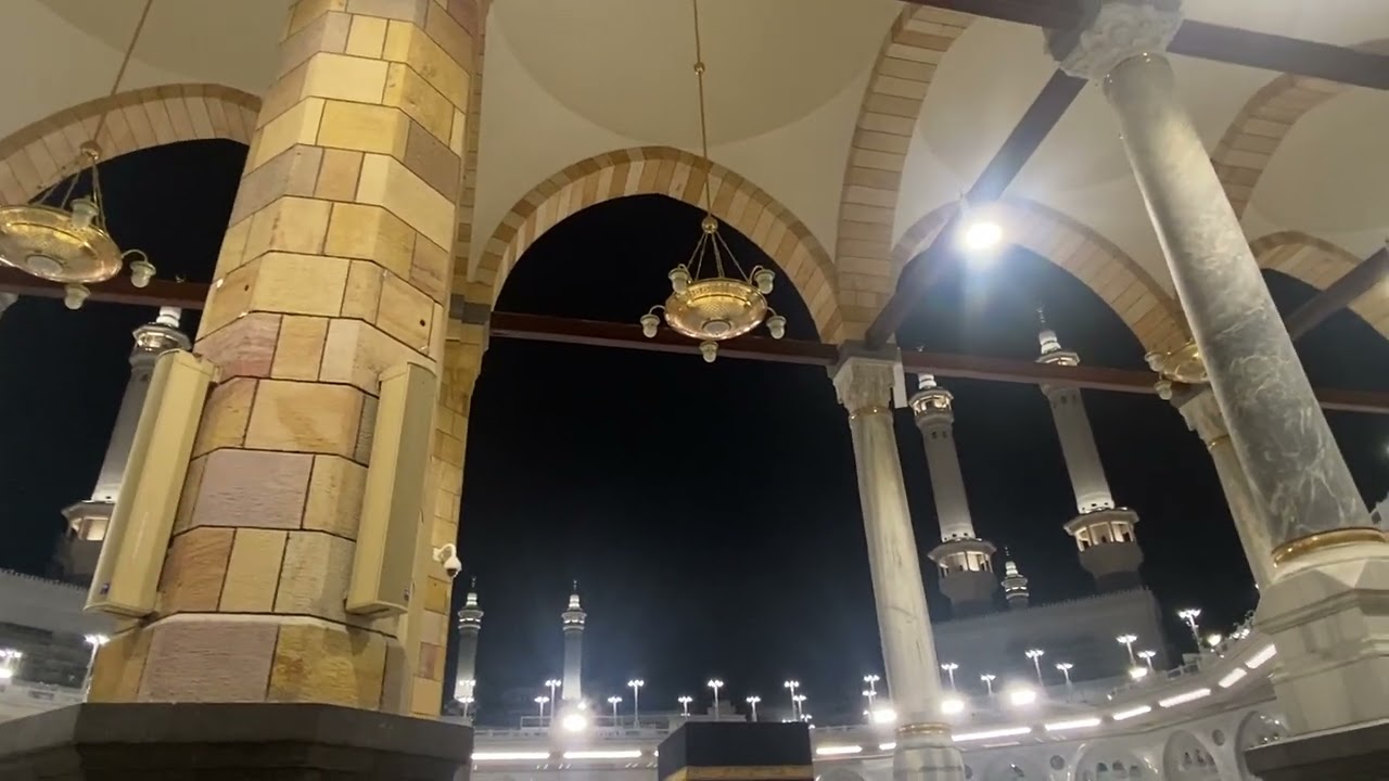 [من أمام الكعبة المشرفة] - أذان فجر الجمعة للمؤذن #عماد_بقري بأداء مدني جميل | ٢٣ جمادى١