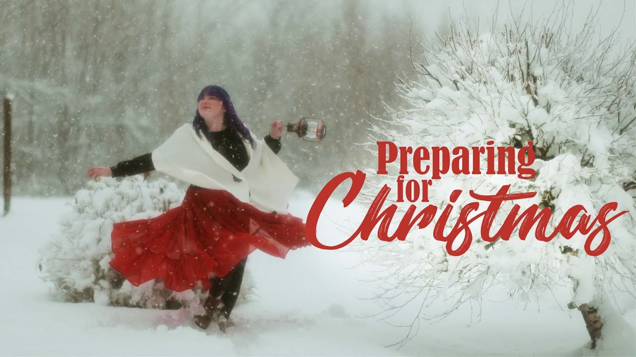 Preparing for Christmas: Cozy decorating, baking and romanticizing the season.