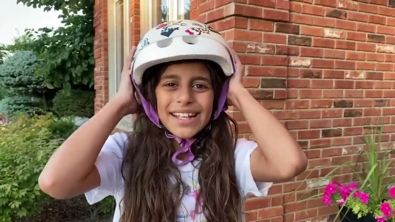 Deema and Sally learn safety rules with Police stories