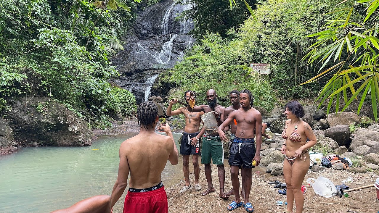 First time in St.Lucia so we brought them to the waterfall || Arthur falls off her bike 🇱🇨