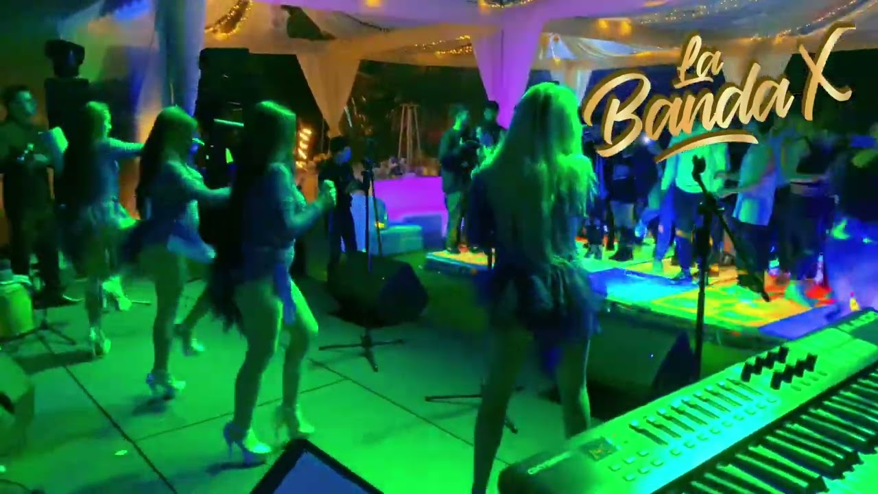 Tierra Canela en vivo Ft. La Banda X “Me enamoro de ti”