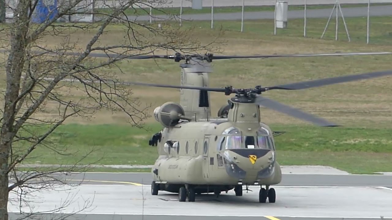 Grafenwöhr Army Airfield, Stratup und Start 2x CH 47F Chinook, 27 04 2022