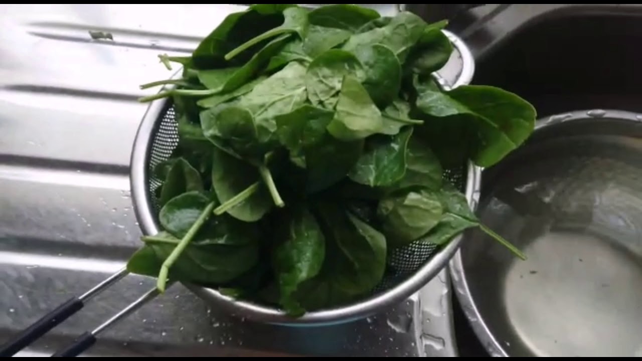 How to Cut and Clean Spinach | Easy way to Cut Spinach