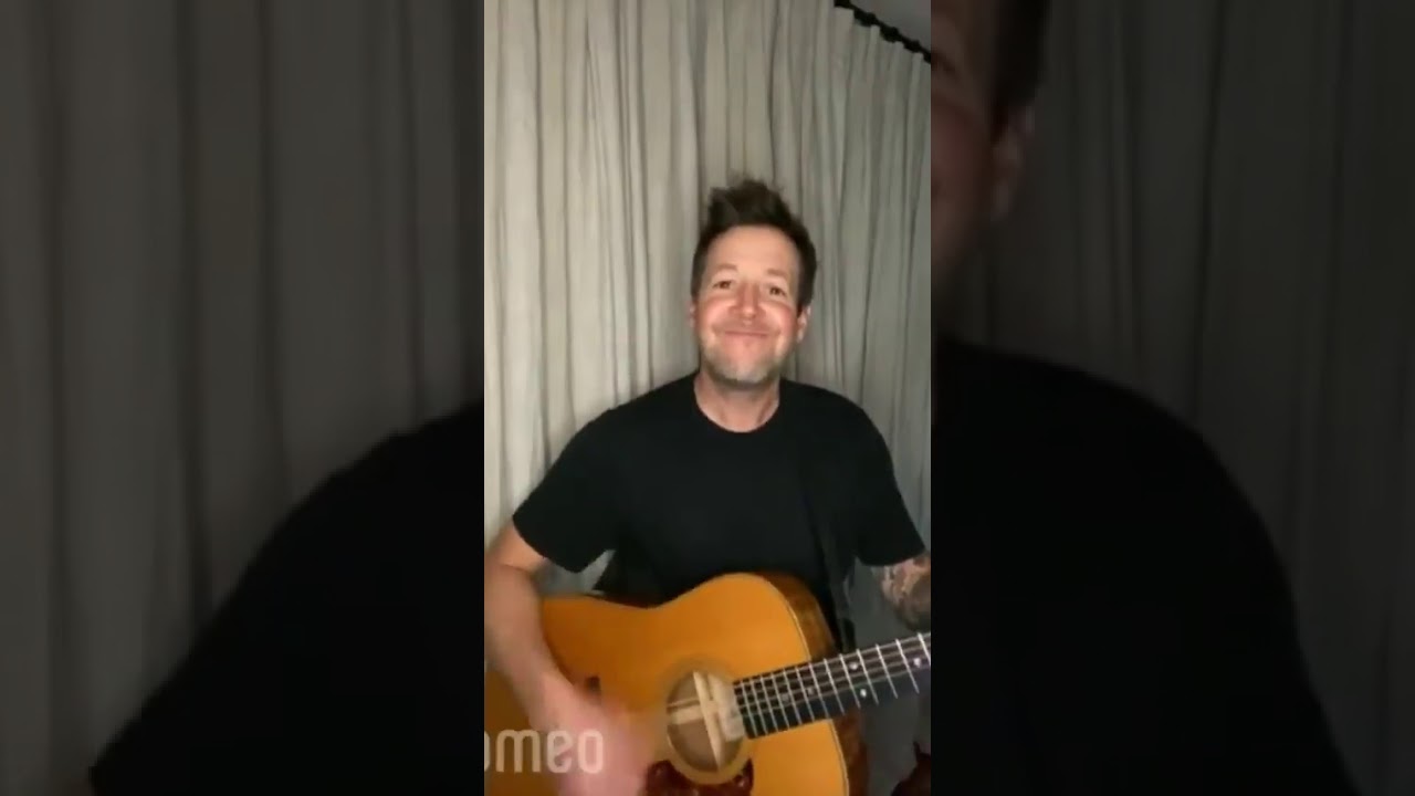 Pierre Bouvier(Simple Plan Vocalist)Cover Blink 182 Going away to College