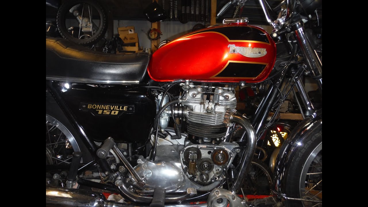 Triumph Bonneville T140 1 Lack of oil pumping to engine & misleading timing marks info discussed.