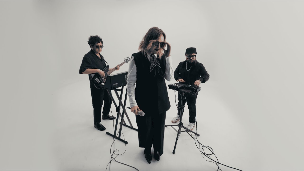 Hello Seahorse! - Lago de Sal (Video Oficial)