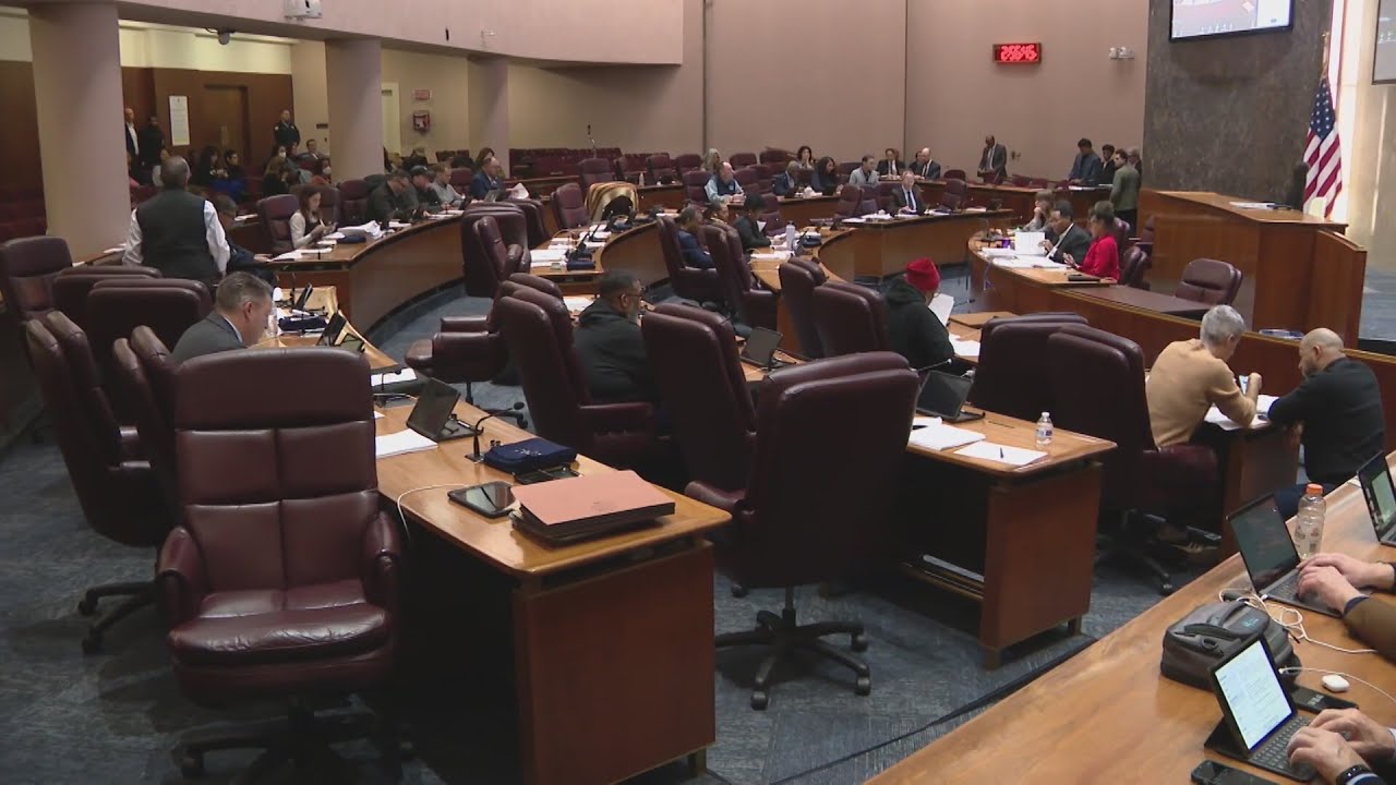 Aldermen push ahead with alternative budget despite Johnson's opposition