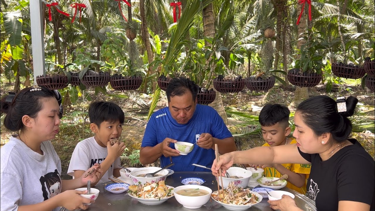 Đốn Dừa Chuẩn Bị Làm Nhà Lấy Củ Hủ Làm Gỏi Gà Giòn Giòn Ngọt Ngọt Càng Ăn Càng Cuốn |Atml
