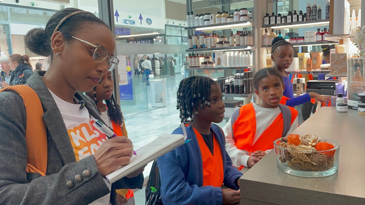 🛍️ Comment apprendre l’entrepreneuriat aux enfants à travers une sortie shopping ?