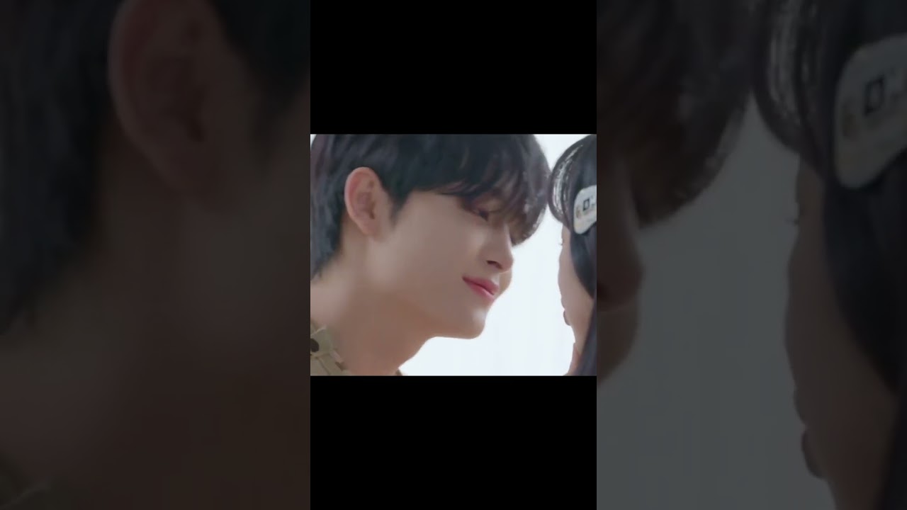 she wants lip kiss😘😚😂😘 #jihoon #kpop #kpopidol #shortsfeed #shorts#treasure #kpopidol #short #fyp