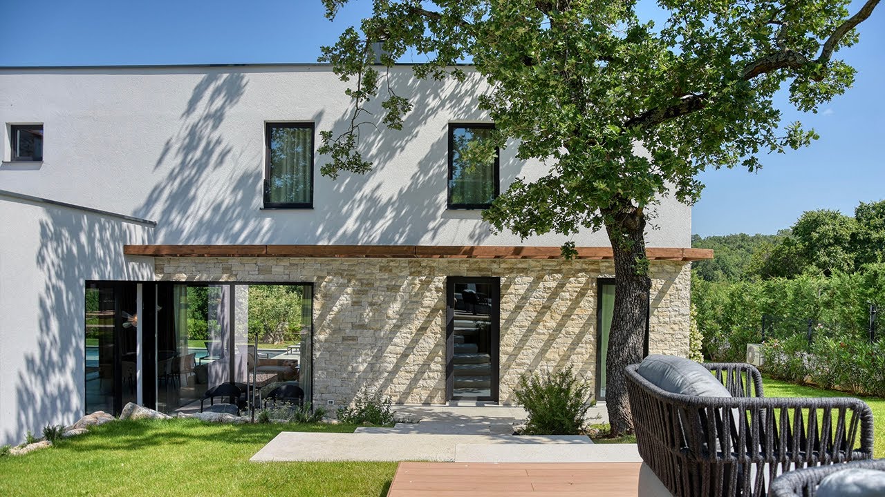 Luxury Villa with Pool Surrounded by Greenery – Peace, Design & Pure Enjoyment