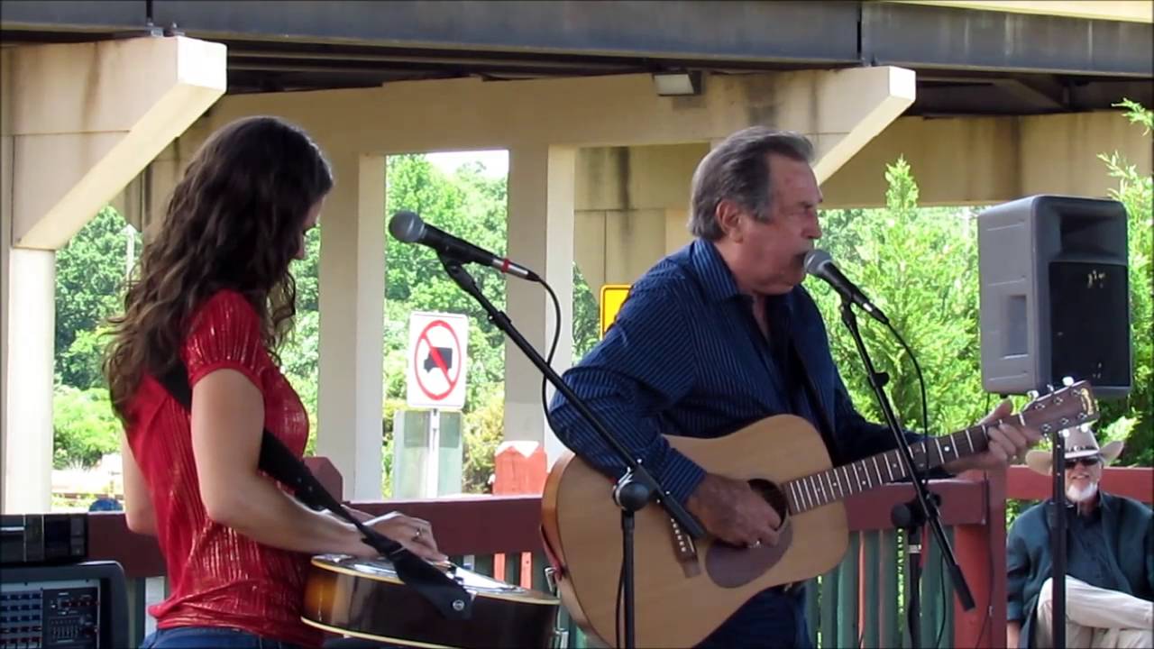 Billy Ray & Lora Reynolds   Sunday Morning Coming Down   5 14 16