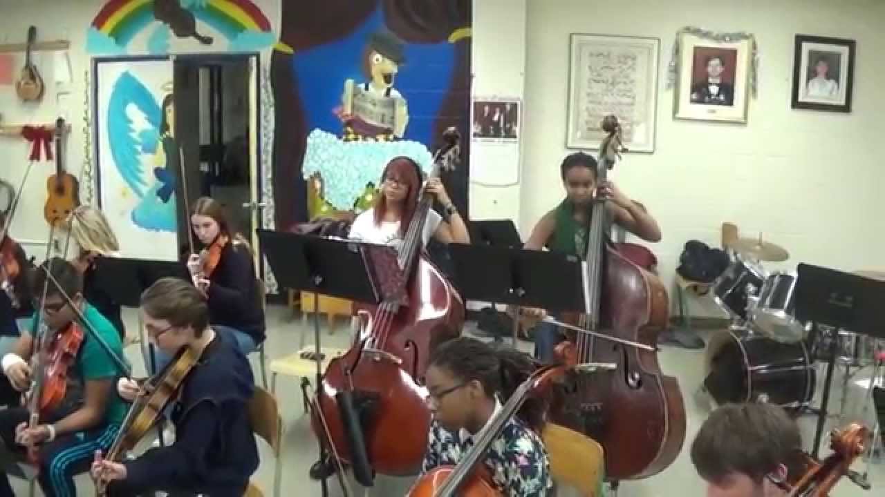 Polka. pour contrebasse solo et orchestre.