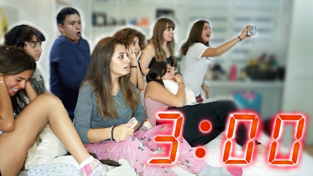 SIRI NOS HABLO A LAS 3AM// MAJO Y ANA