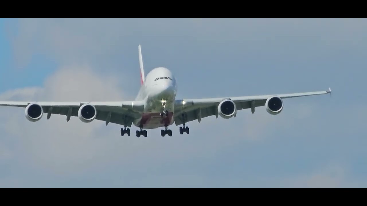Airbus A380 from Emirates REG: A6-EDS landing at Zurich Airport 09/04/2023