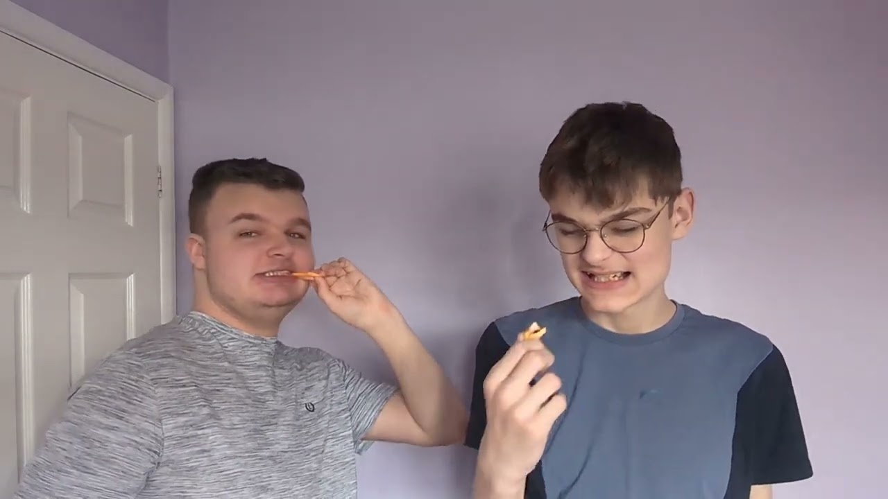 We tried RETRO sweets!