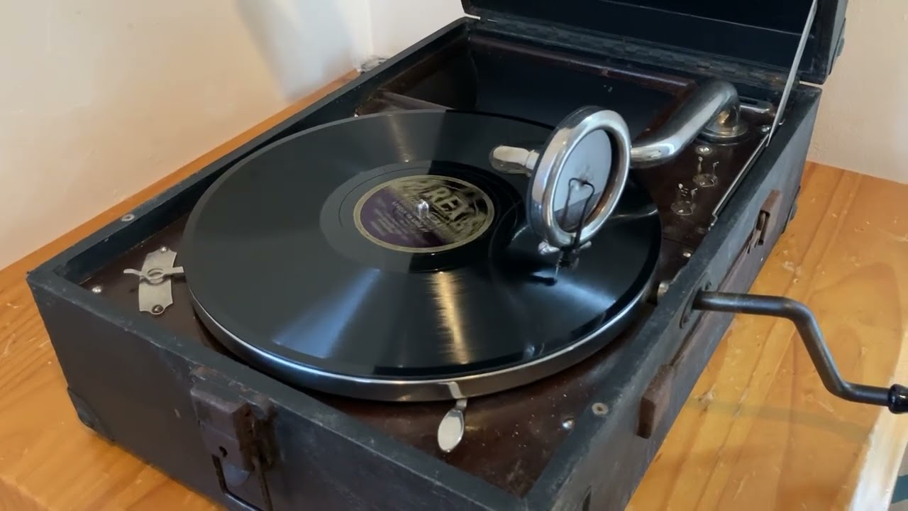 “Lovely to look at” Hmv101 gramophone 