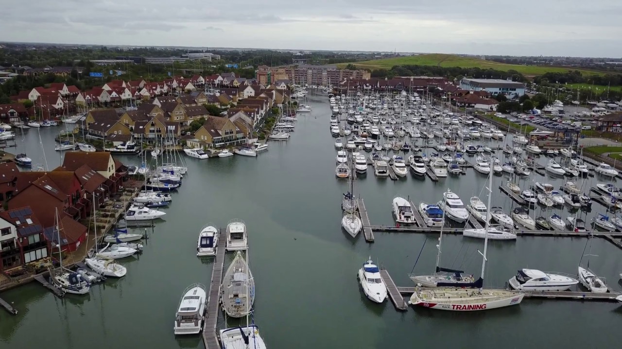 Drone flight over Port Solent - Octavia in the lock - 4K