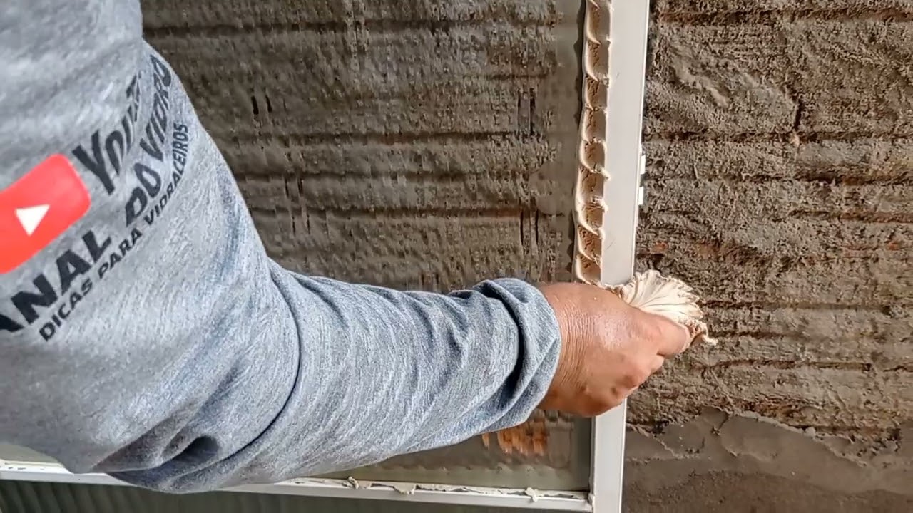 Como colocar vidro com massa  parte 2  How to put glass with putty part 2