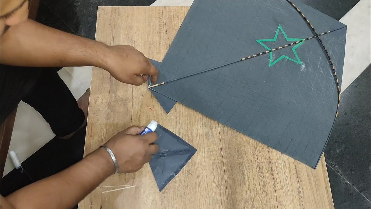 Learn kite making at home ! easy kites making video ! kites! kite making ! homemade kite