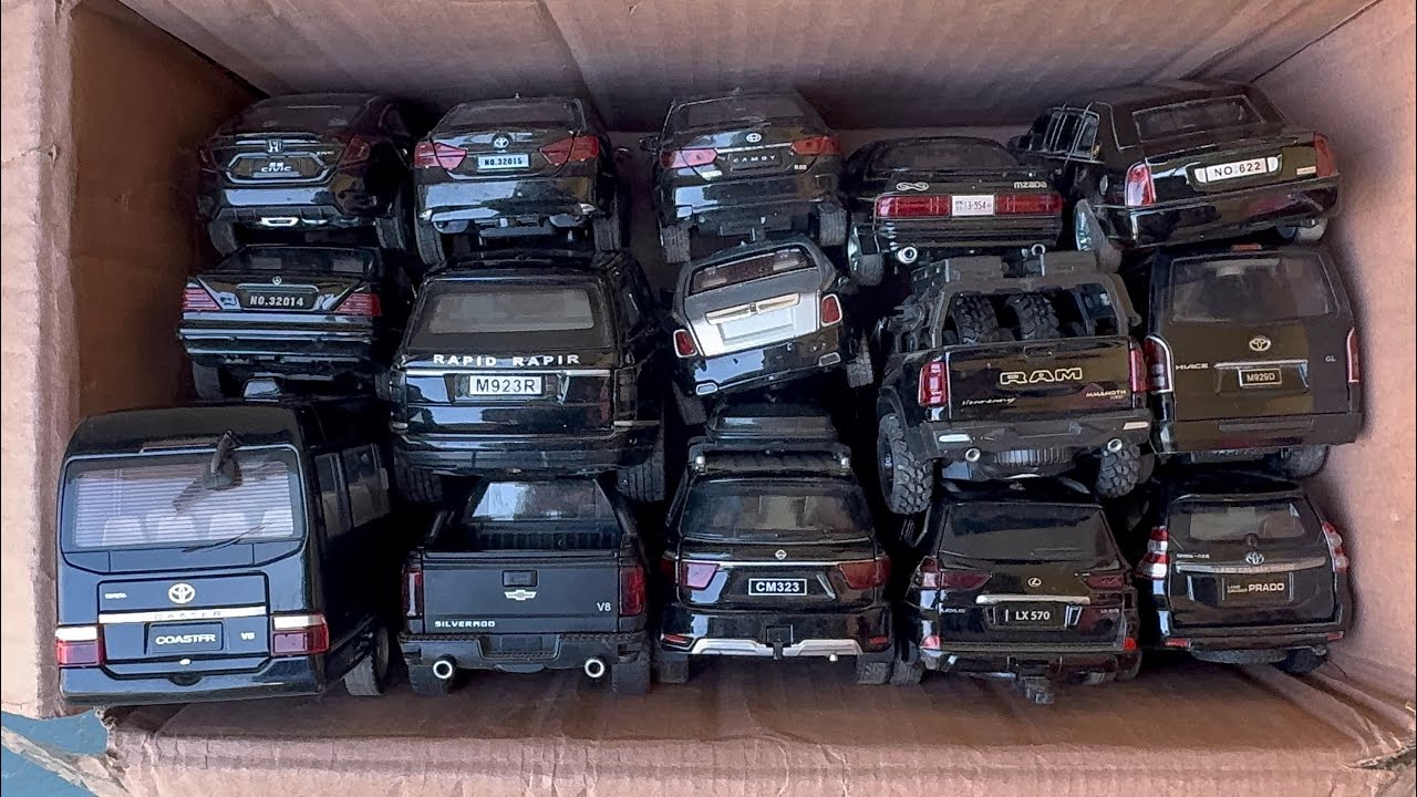 Hadi gerçekçi diecast model arabaları toplayalım: Mercedes, Honda, Toyota, Range Rover, Alto, Lexus.